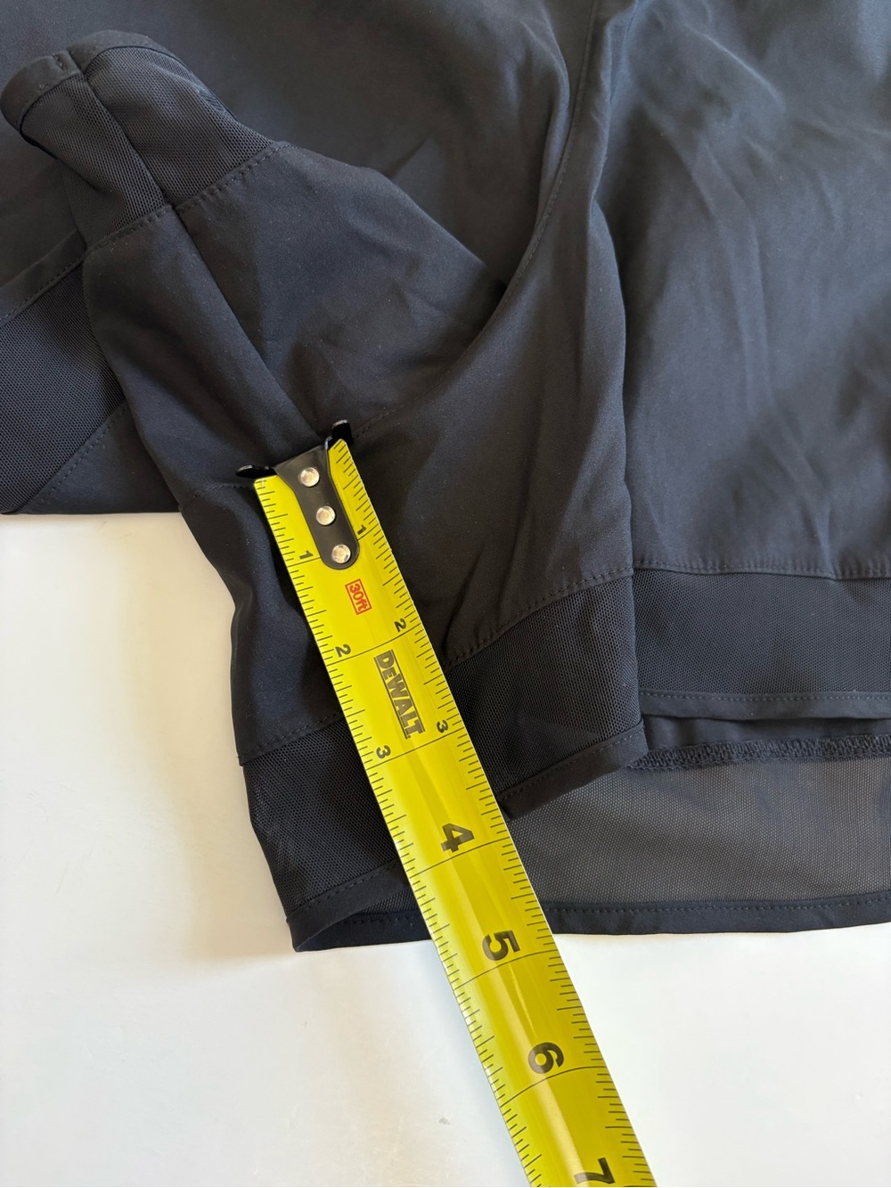 Athleta Mesh Racer Run Short Size 1x Black - Picture 10 of 10